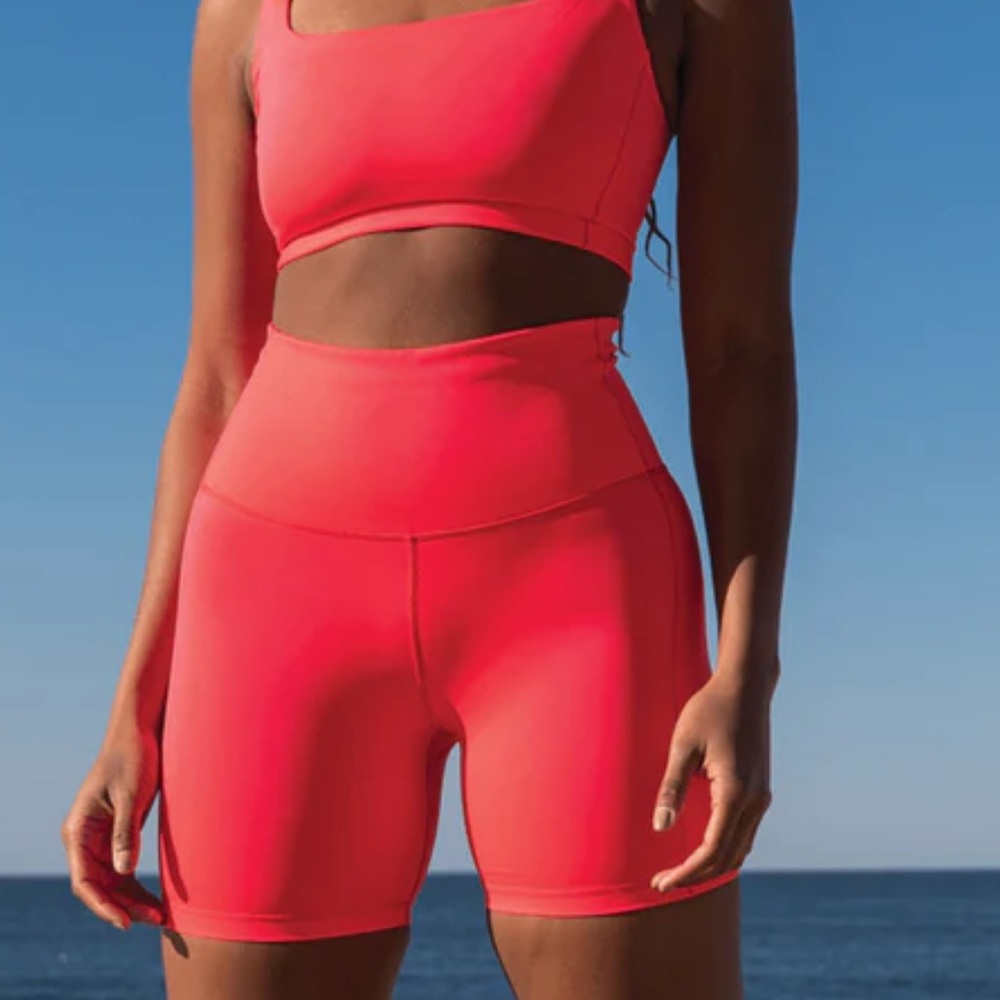 Left On Friday mid Bike Shorts in rescue (neon) red